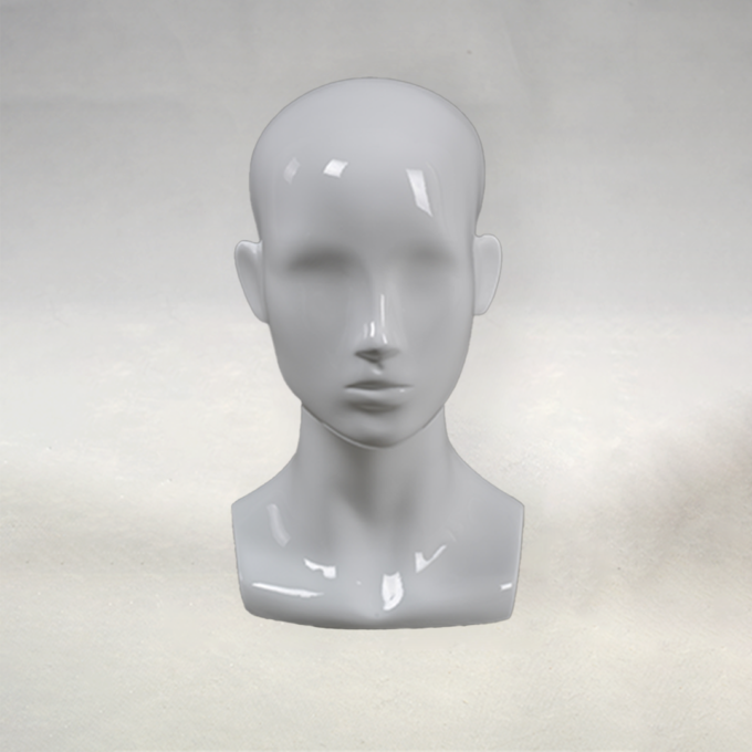 ESSENTIALS Mannequins