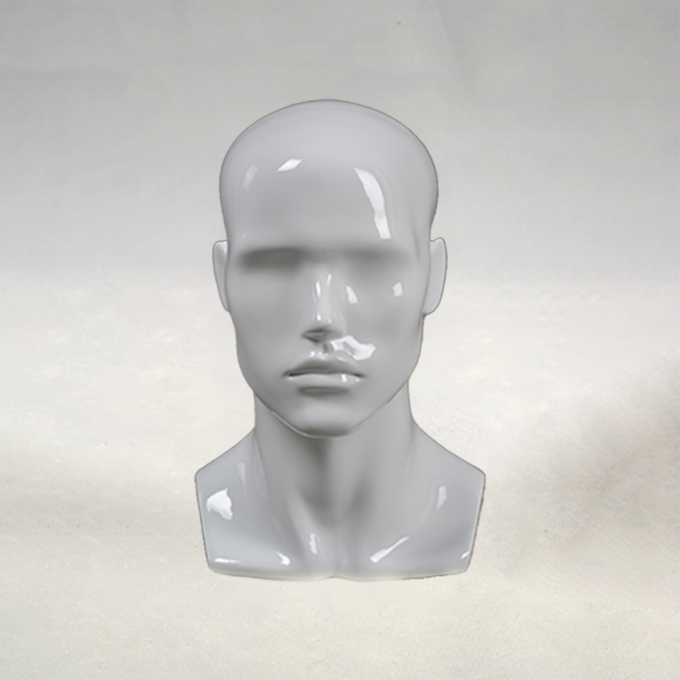 ESSENTIALS Mannequins