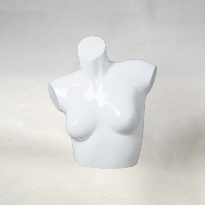 ESSENTIALS Mannequins