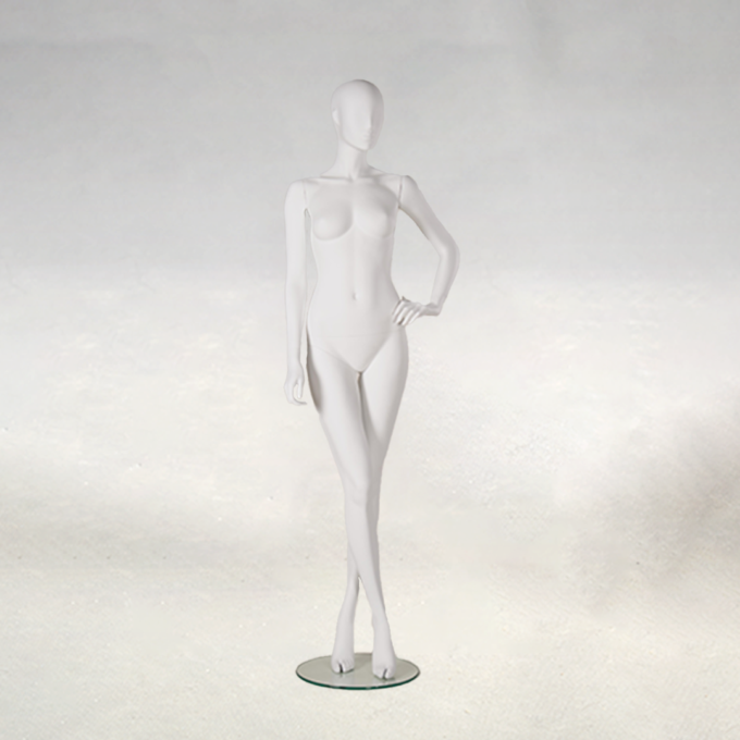 QUINTESSENTIAL Mannequins