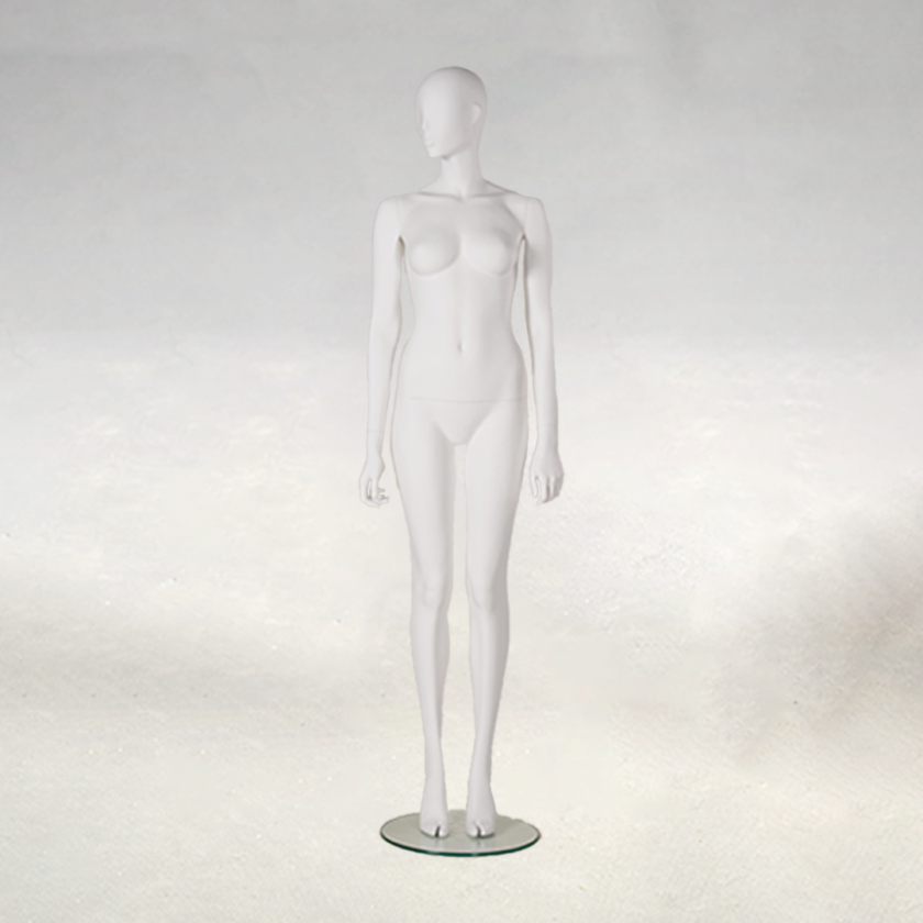 QUINTESSENTIAL Mannequins