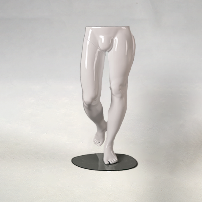 ESSENTIALS Mannequins