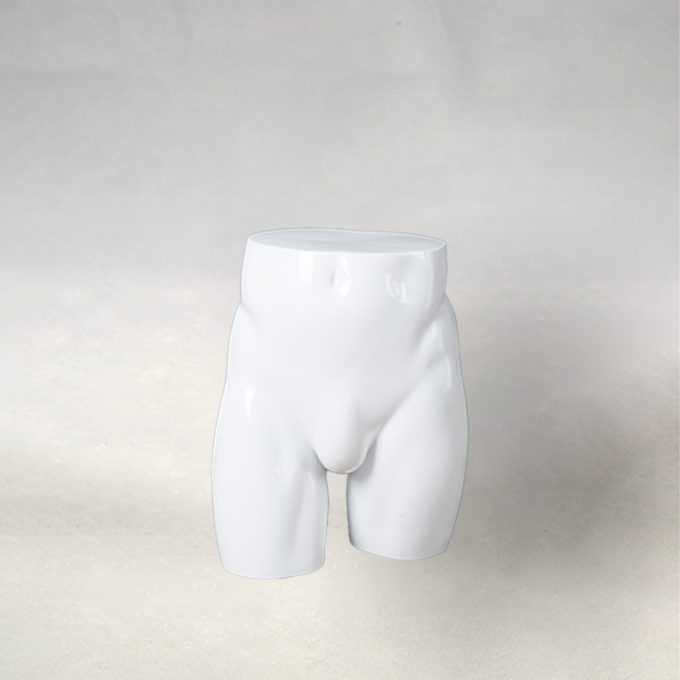 ESSENTIALS Mannequins